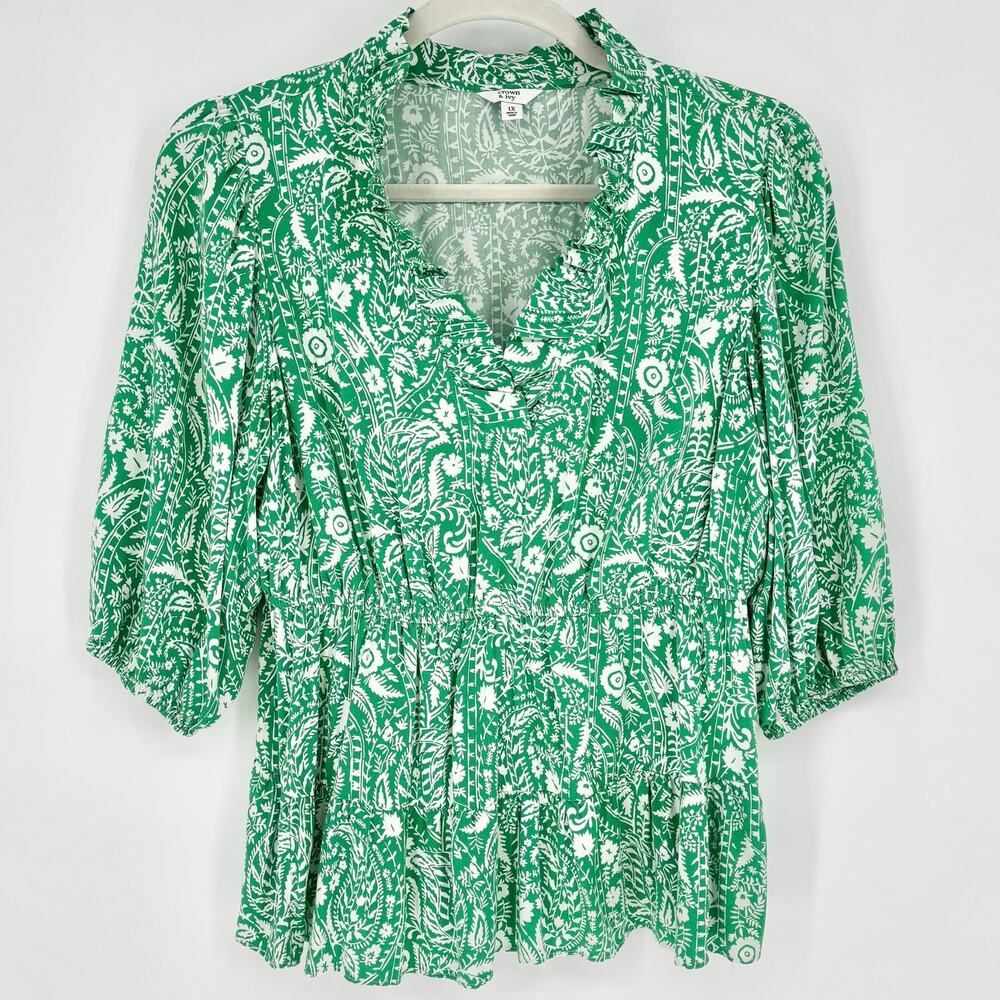 Crown & Ivy Green and White Floral Paisley Ruffle Collar Top Size 1X